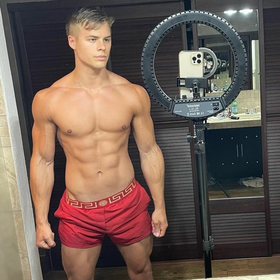 Man Pecs