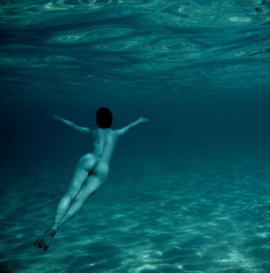 Naked divers men