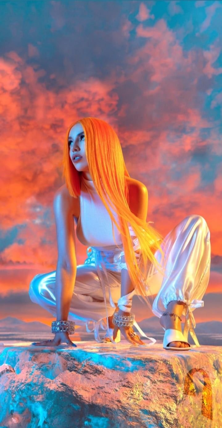 Ava Max to plastic