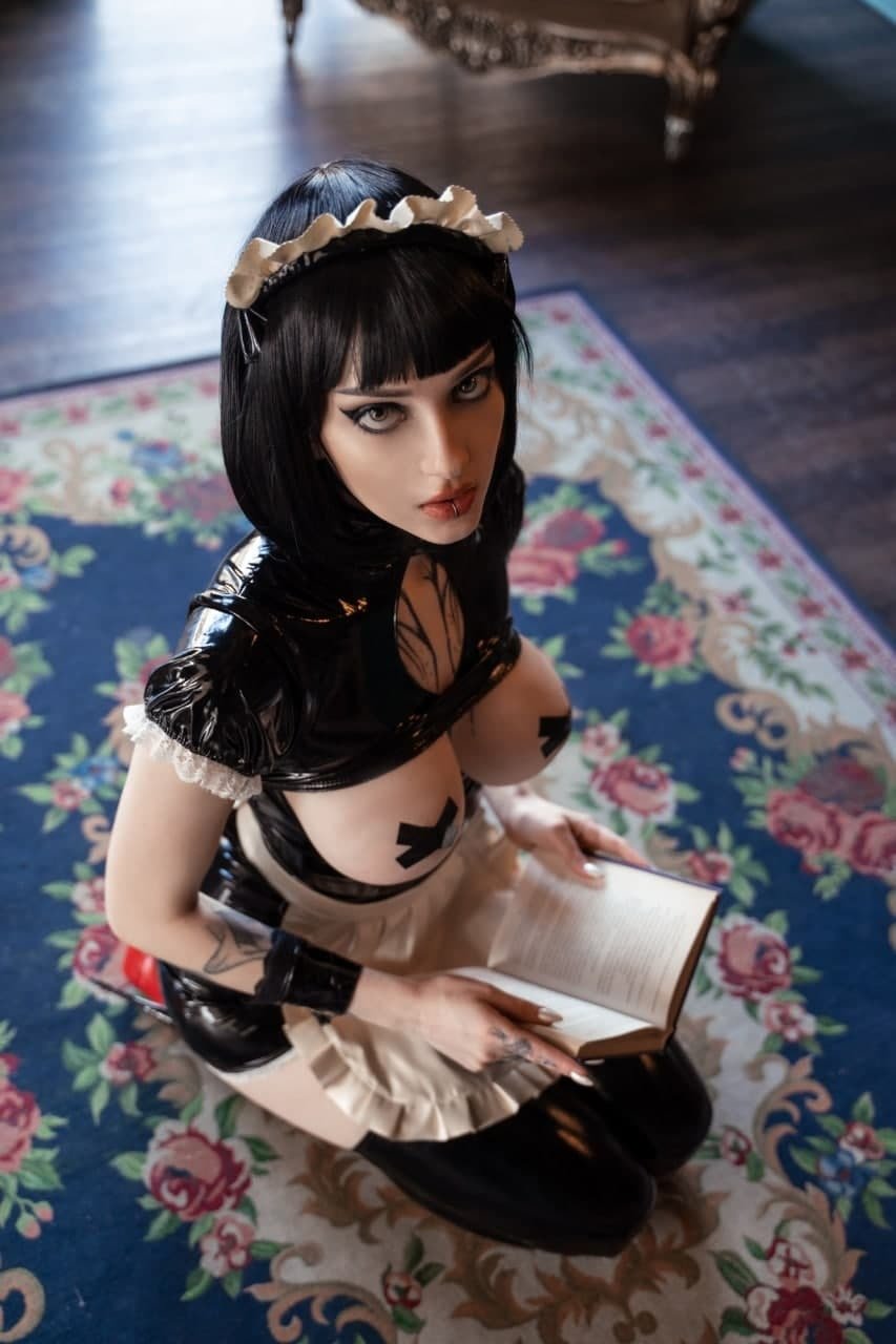 Xenon cosplayer Alin Ma Naked
