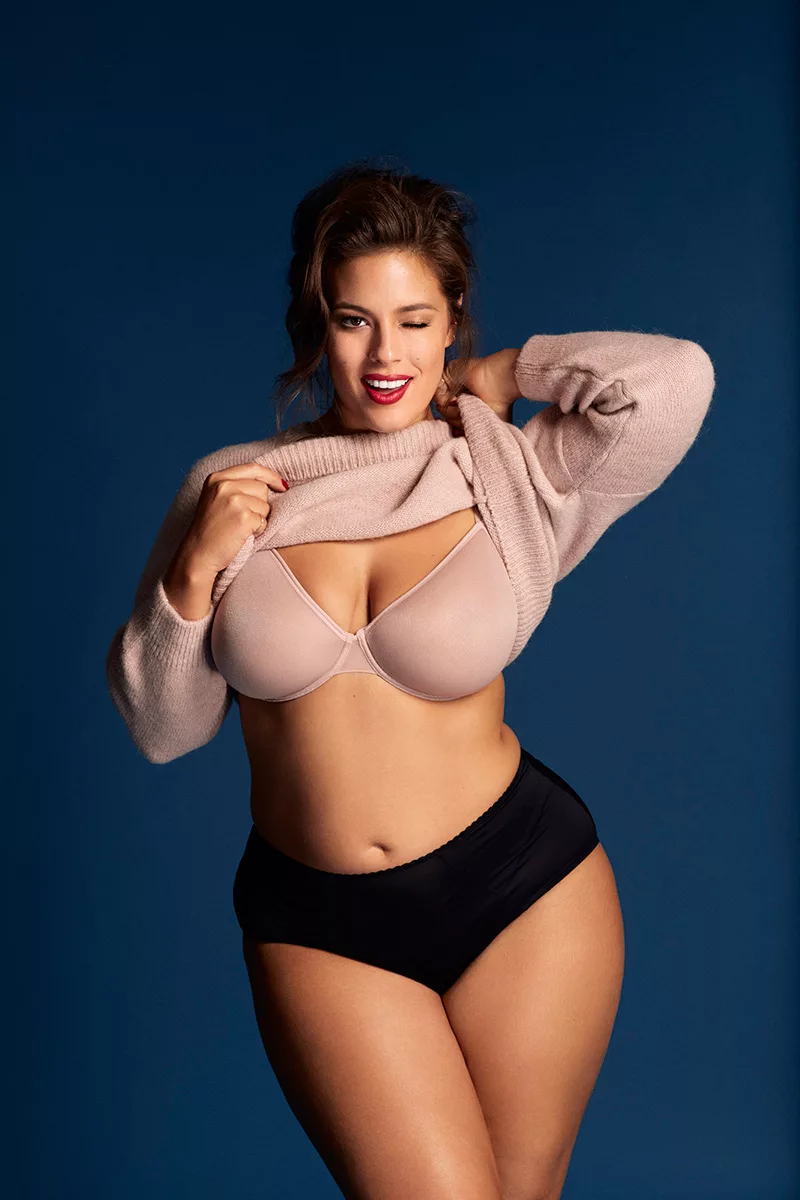 Sofia Adams plus saz hot