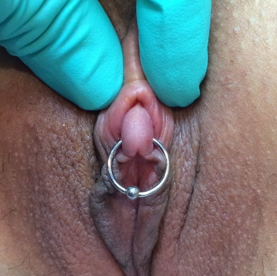 The clitoris piercing is private