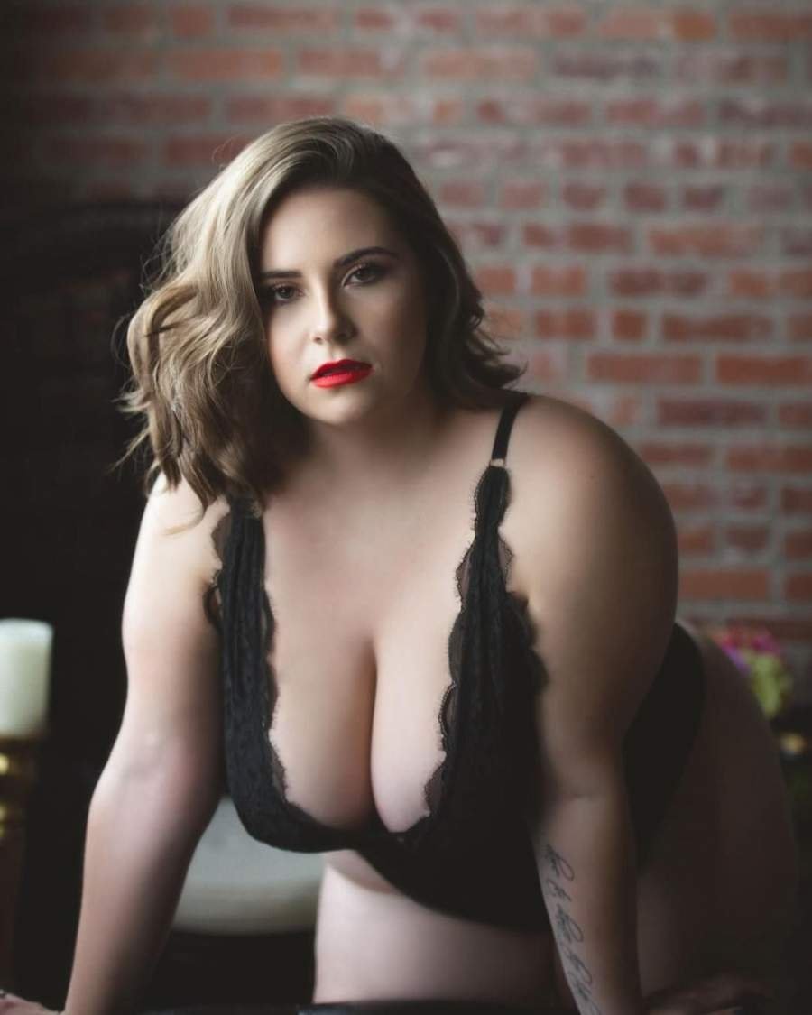 BIG TITS Anastasia Lux vagina