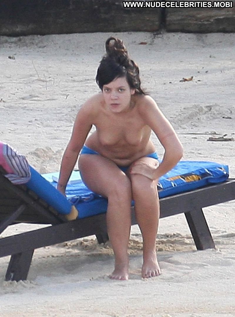 Naked boobs Lilly Allen