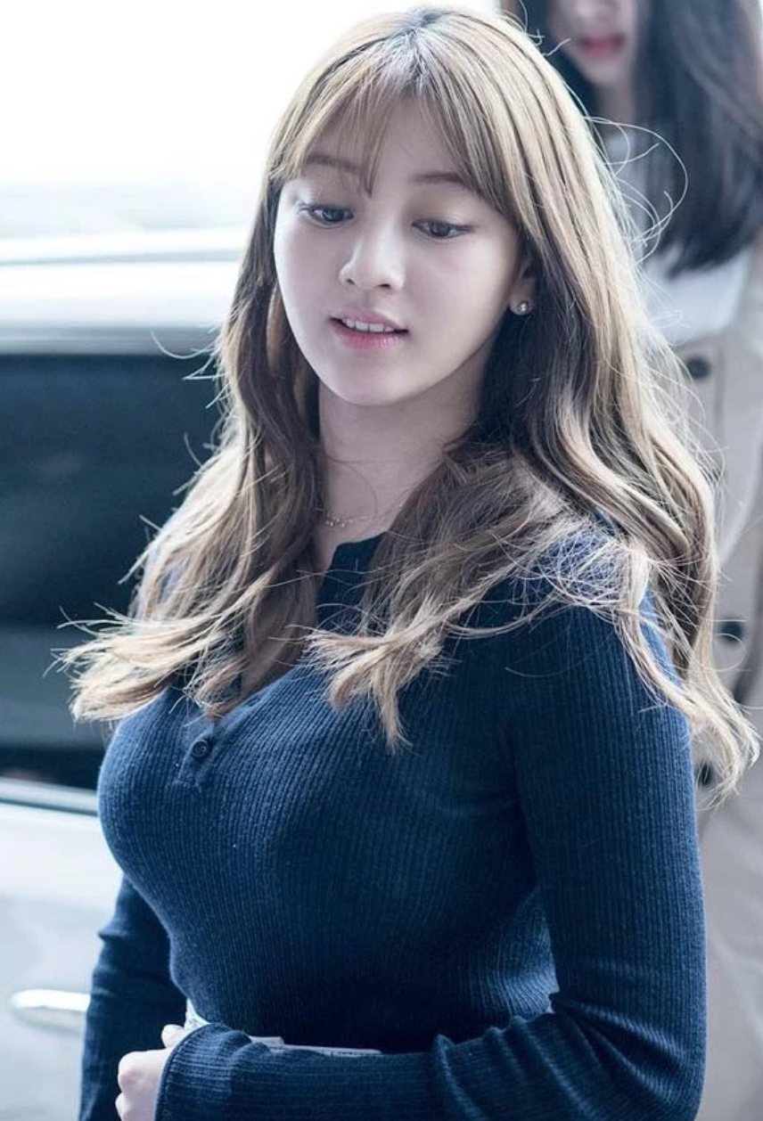 Jihyo Twice Bobs