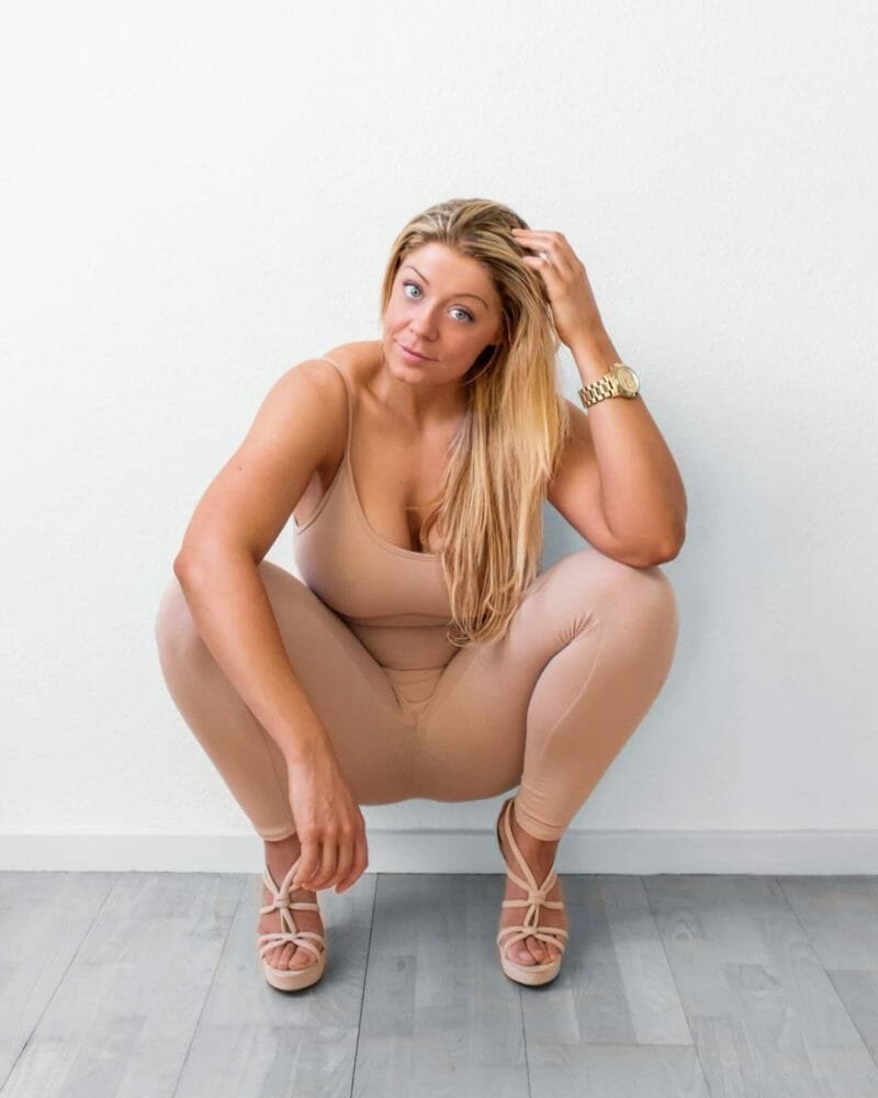 Mia Sand naked masturbates