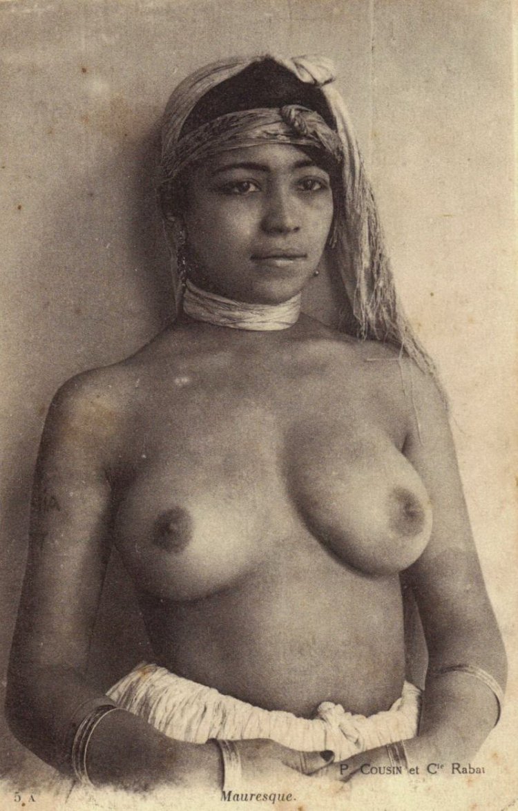 Naked women from Morocco
