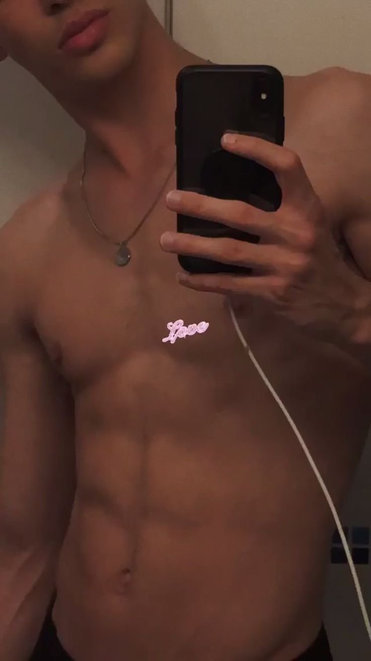 Manu Rios Body