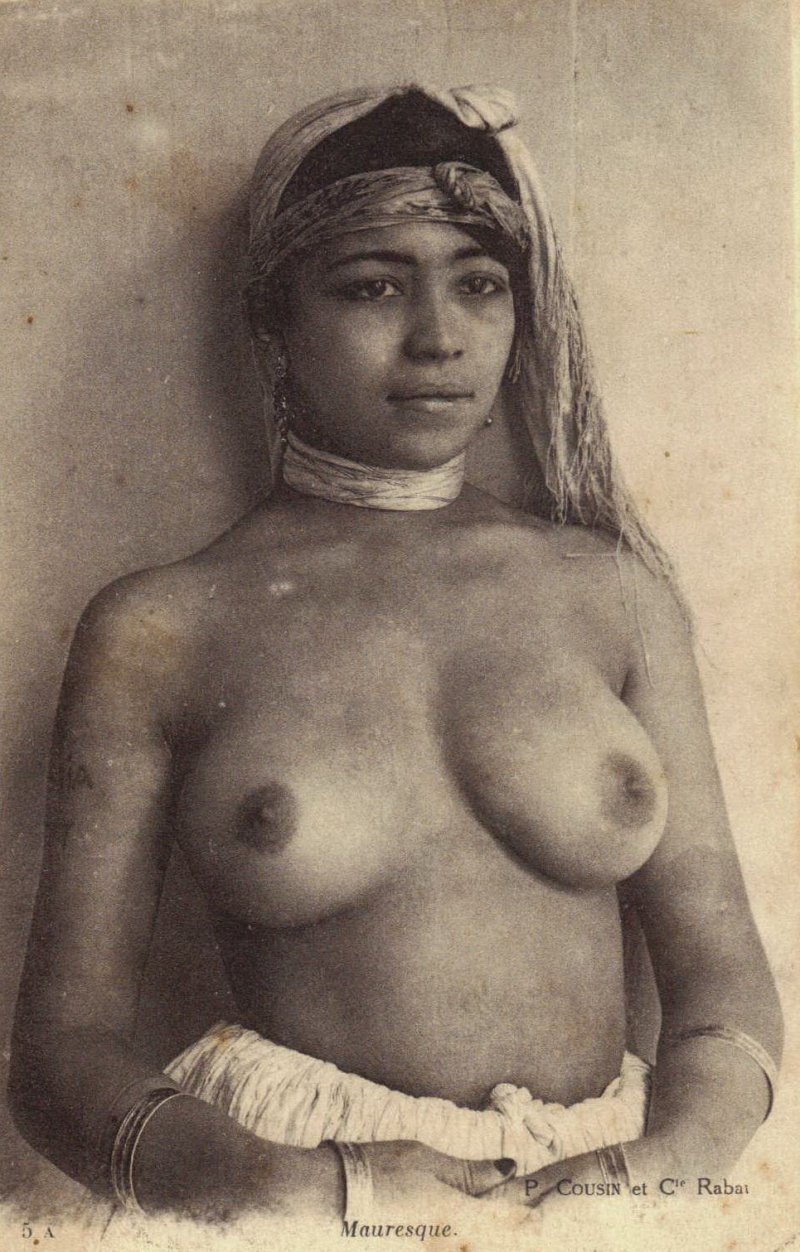 Naked Berber women