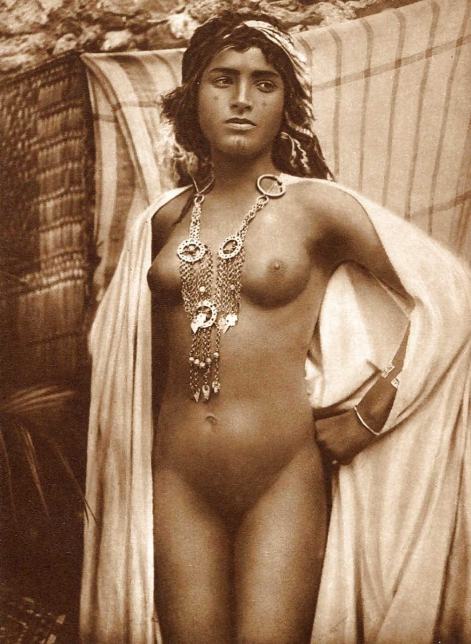 Naked Moroccan women