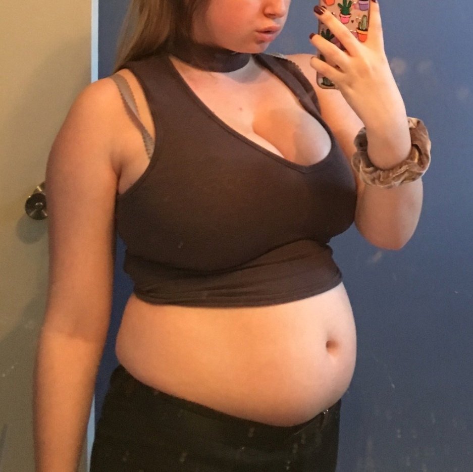 Girl with a belly Fiderism