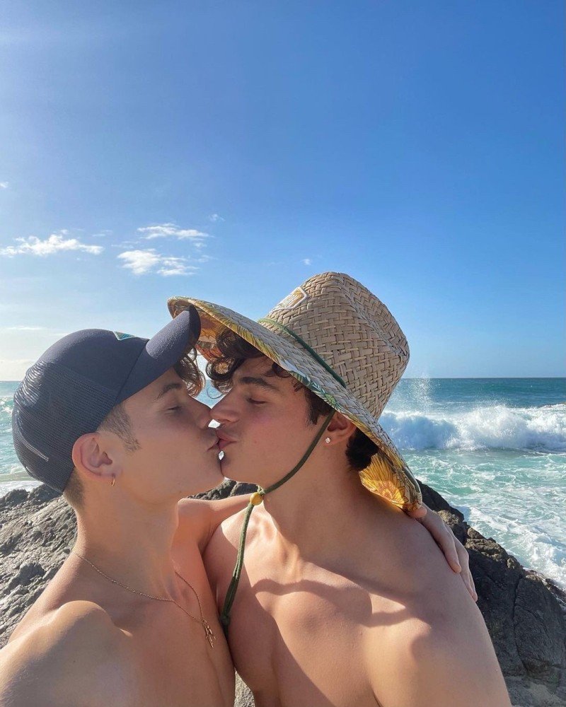 Nick Gi Robinson Naked