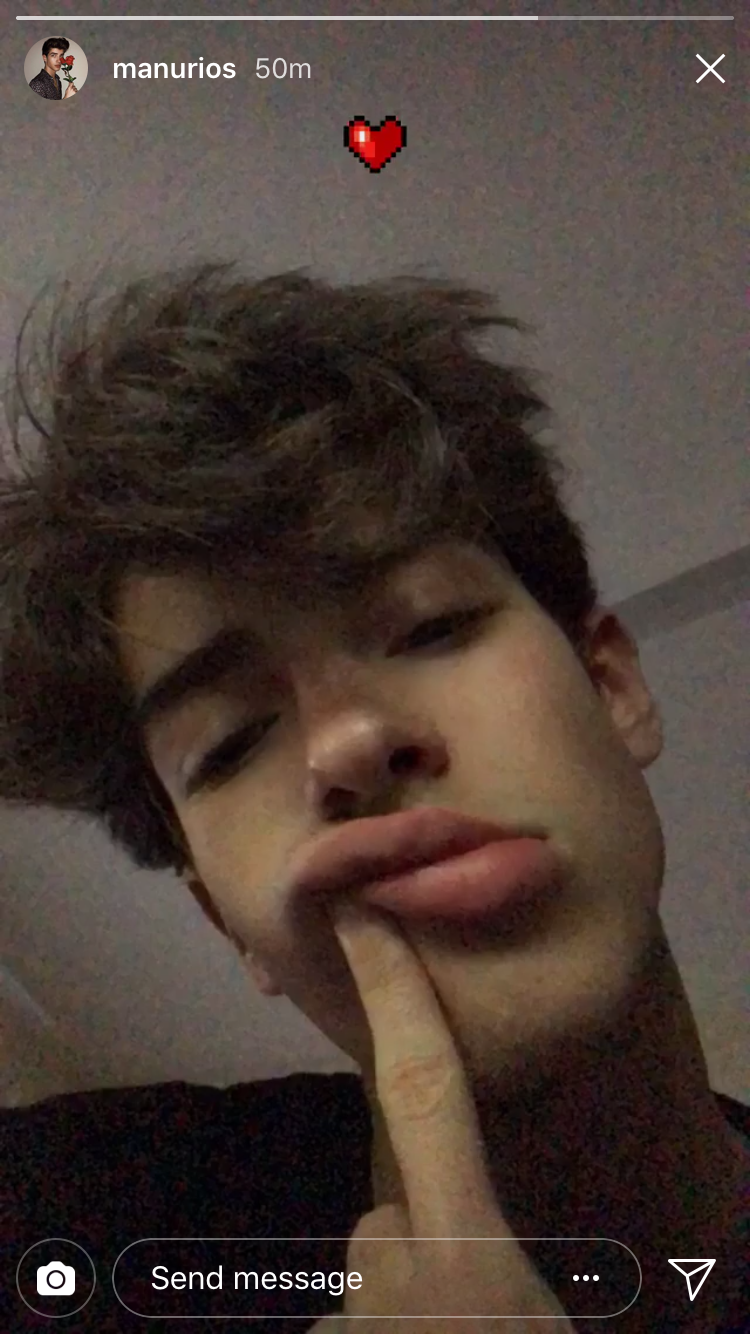 Manu Rios Selfie at night