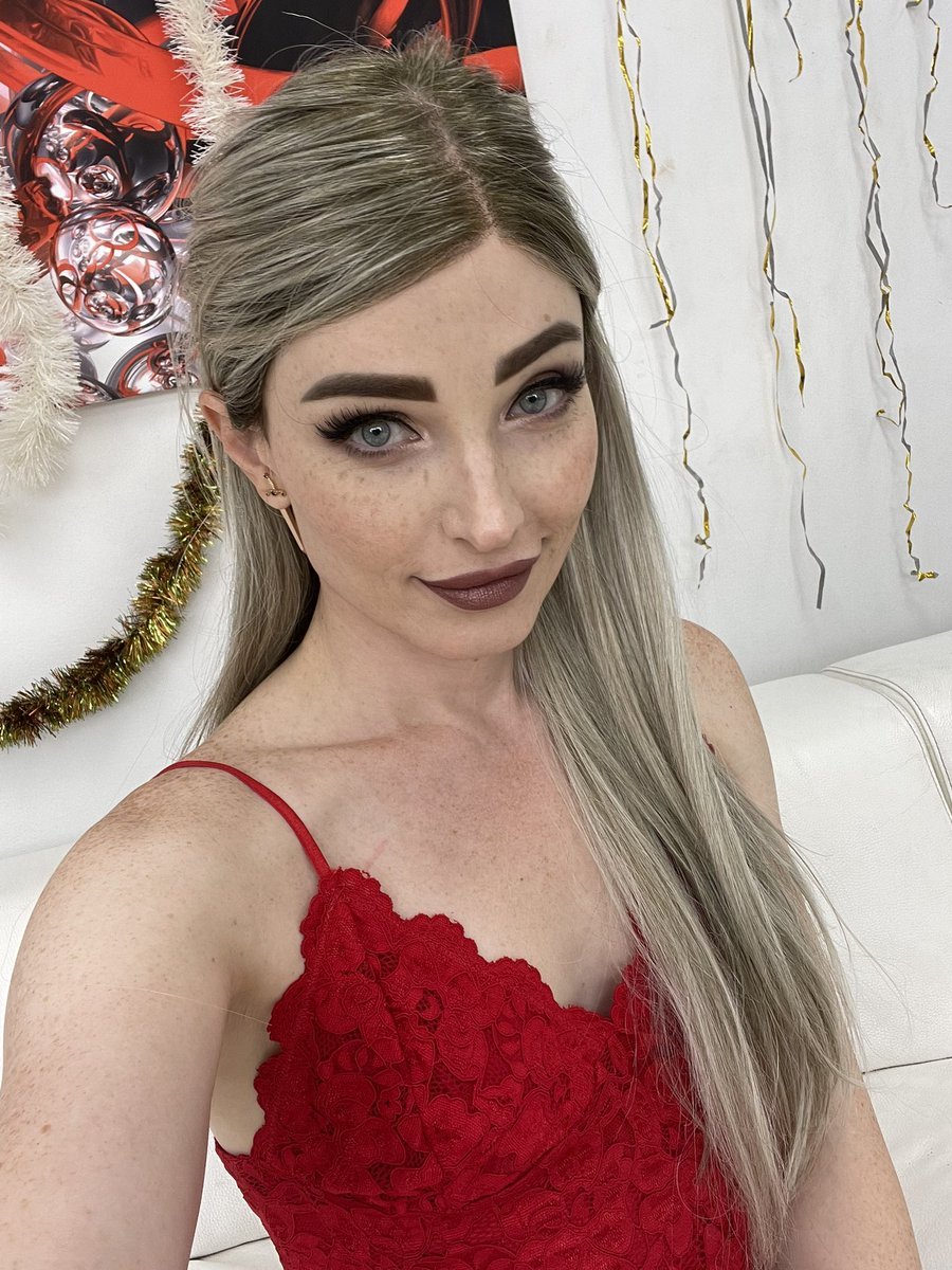Ella Hollywood and Natalie Mars