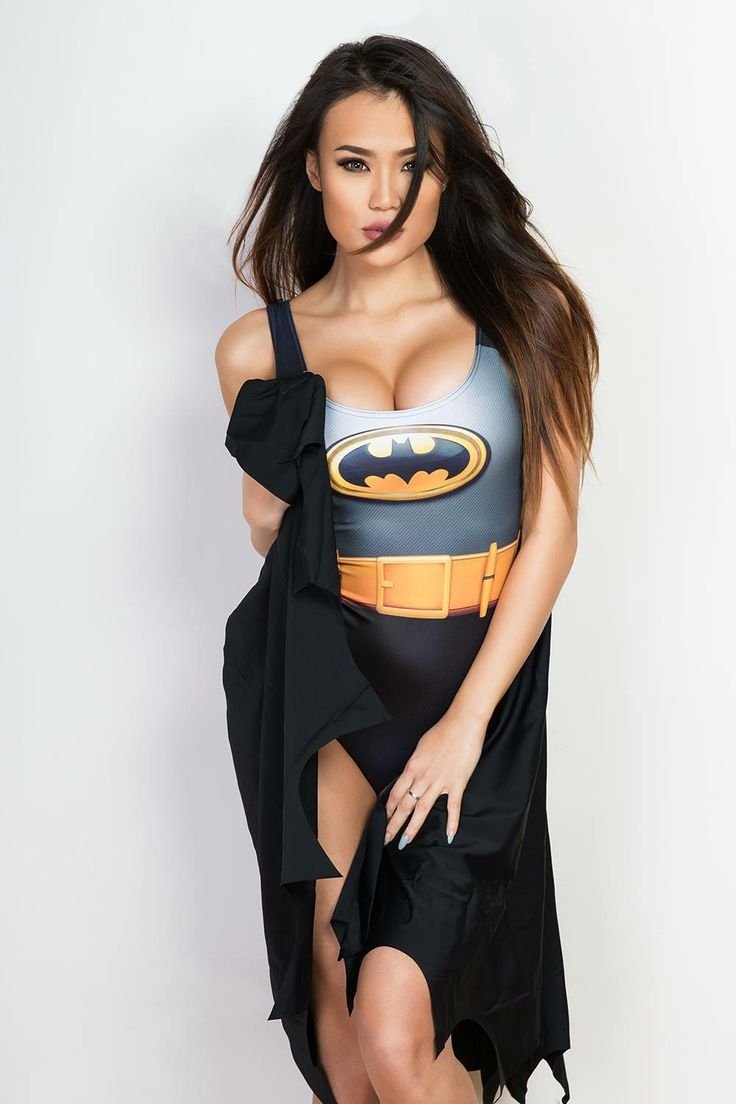 Model Jennifer Nguyen