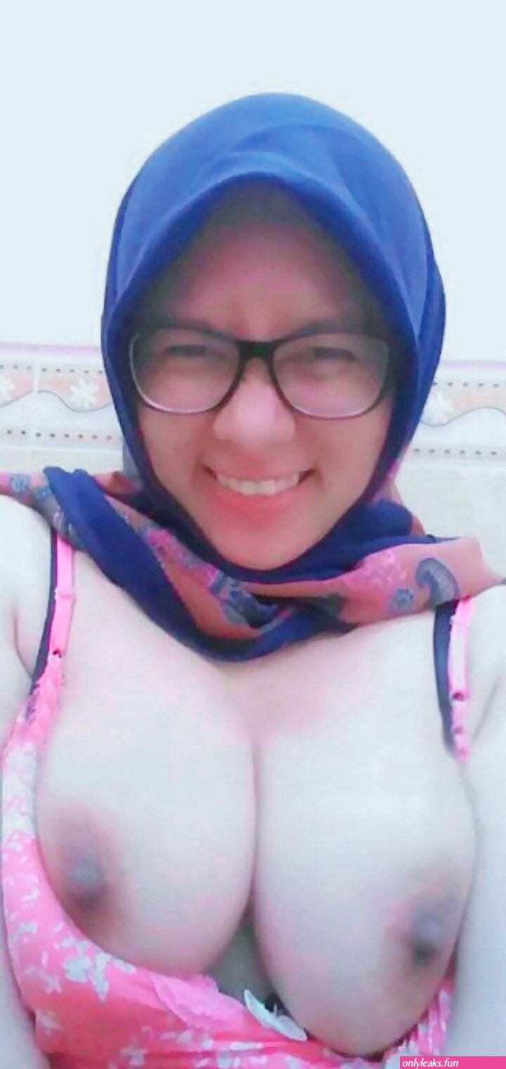 Muslim with huge tits
