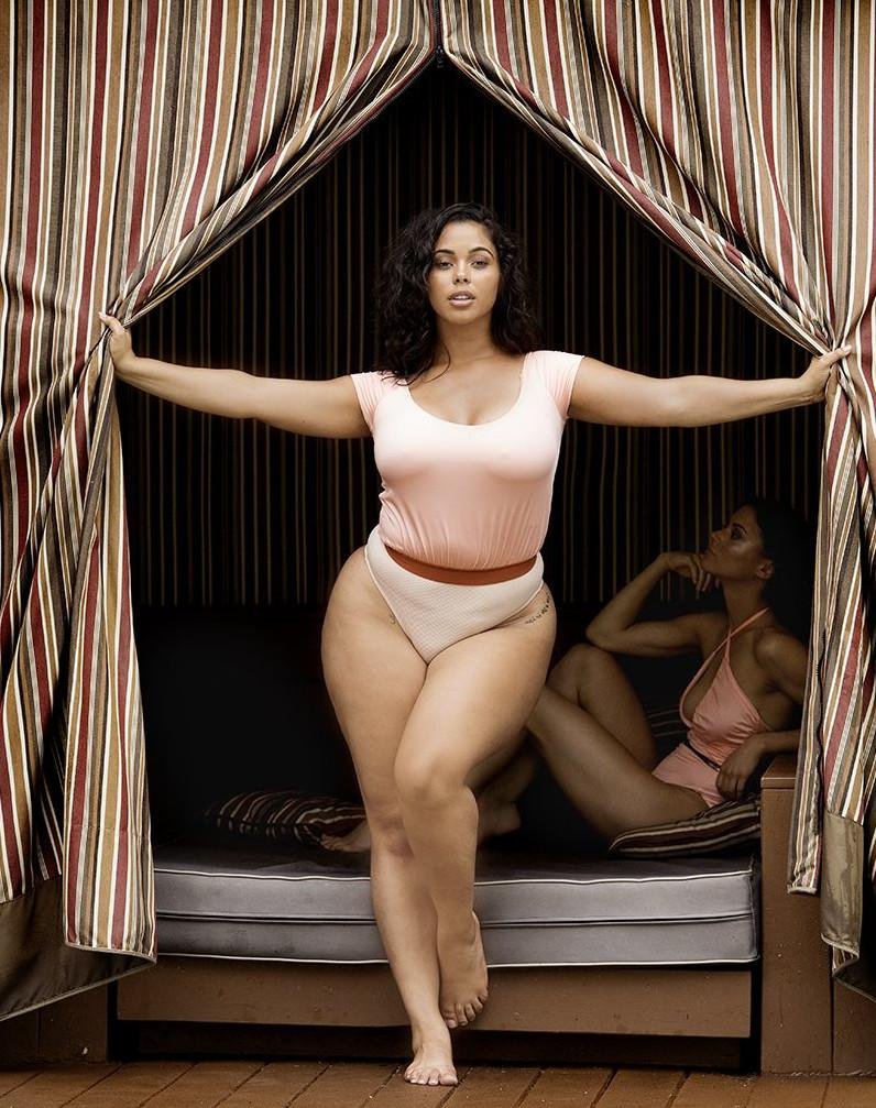 BBW naked models in a grid