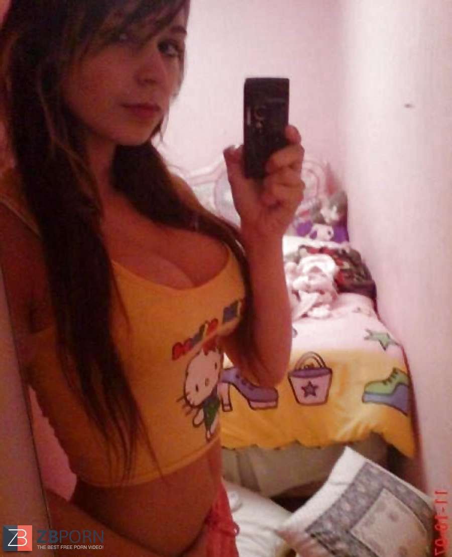 Neckline without a bra private