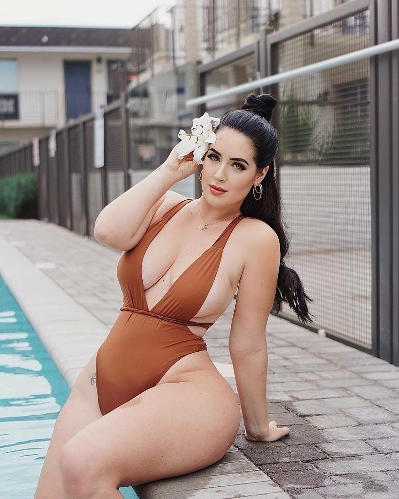 Plus saz Julia Lavrova