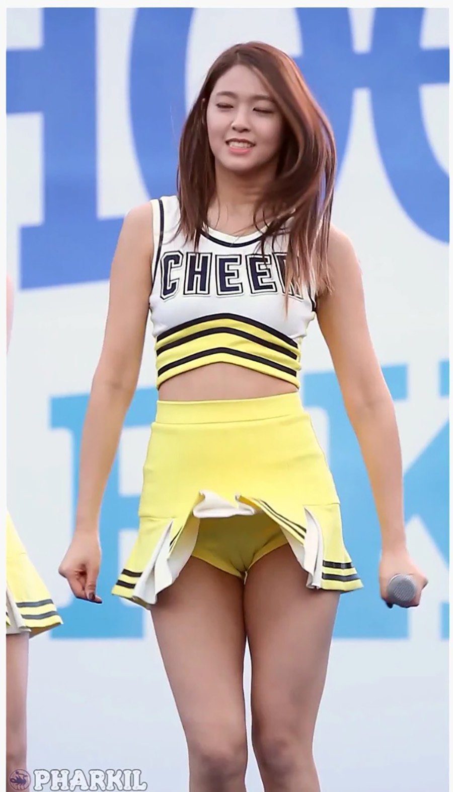 Idols in girls' shorts