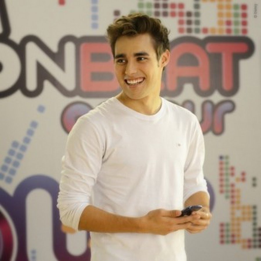 Violetta and Leon Season 3