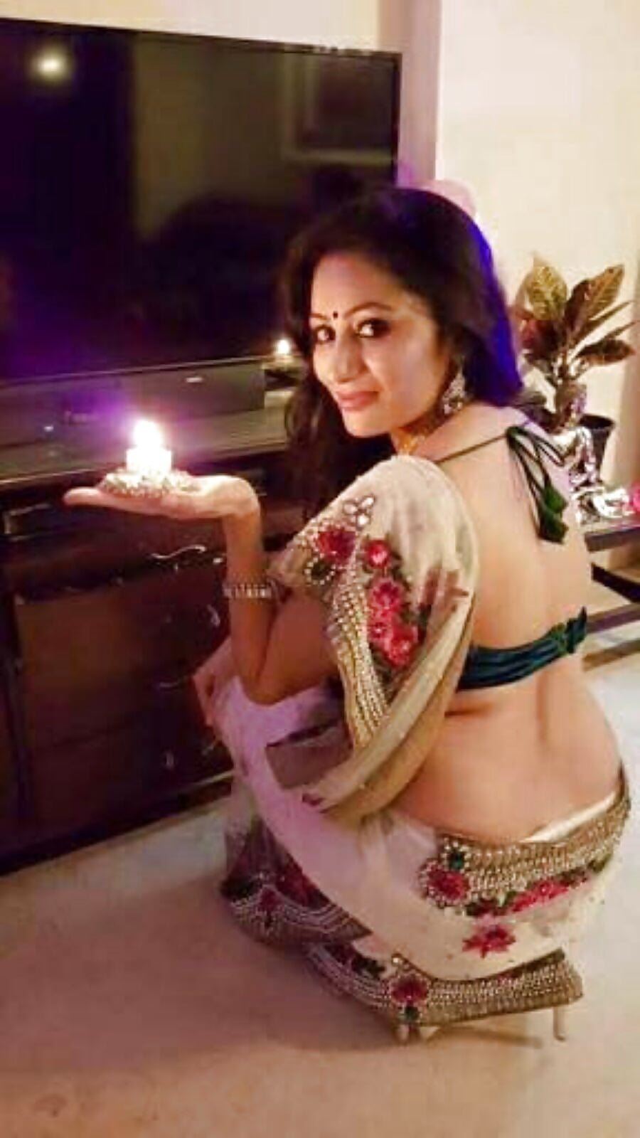 A young Indian girl