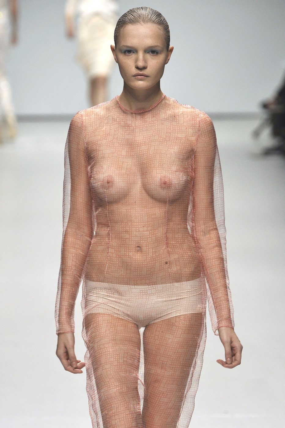 Naked Fashion Charlie Le Mind