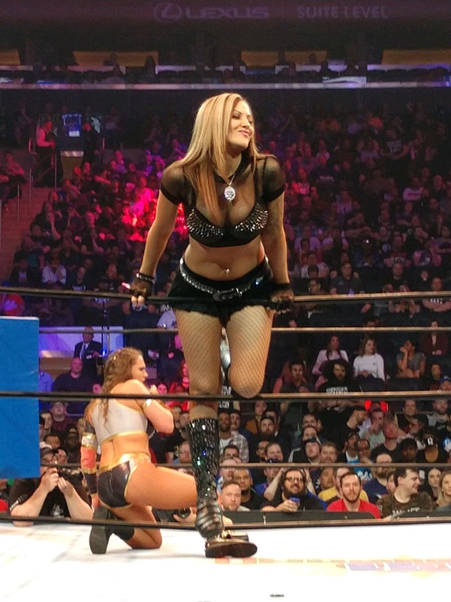 Beautiful people TNA