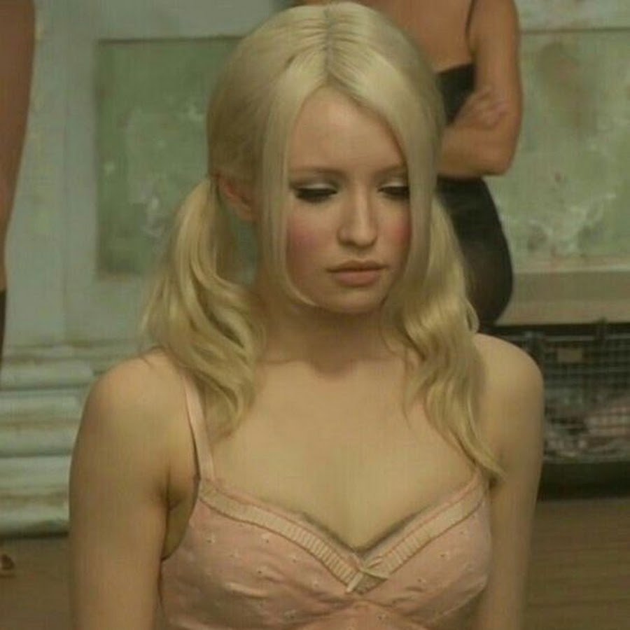 Emily Browning blonde in underwear