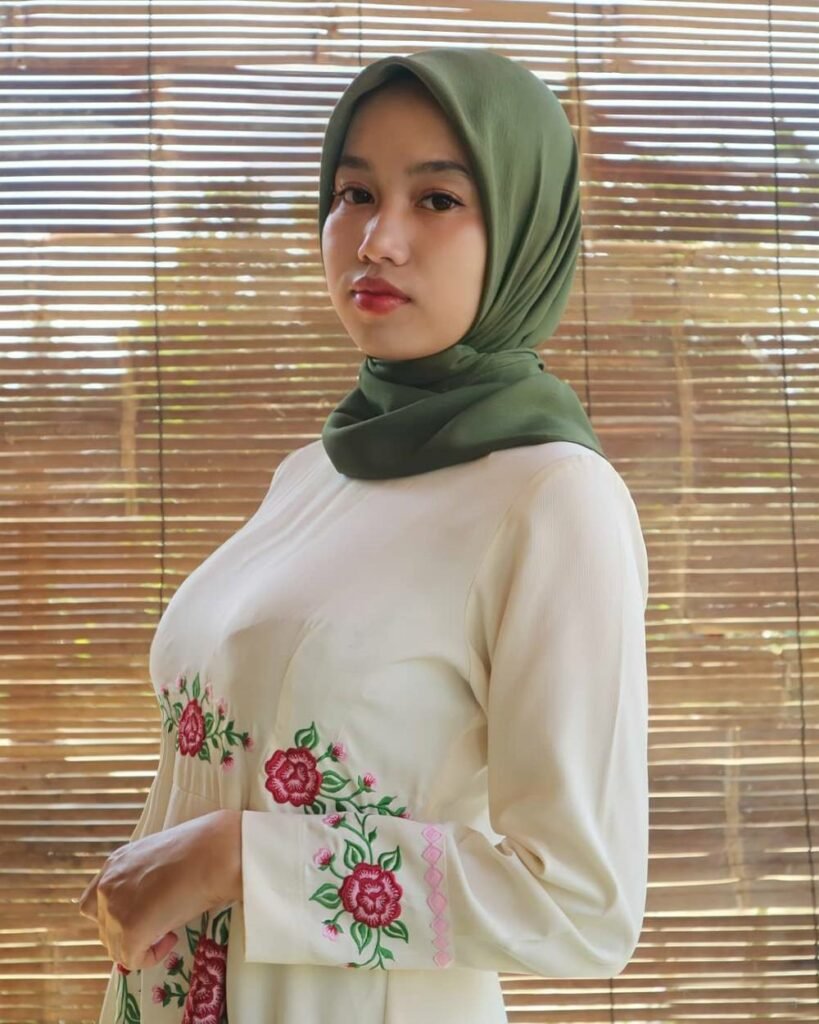 Elina Baharani Gadis Bugil Tangerang - 46 Pics Xhamster