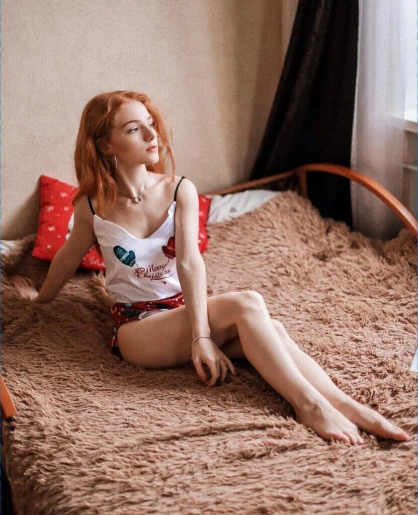 Red -haired girls in short skirts
