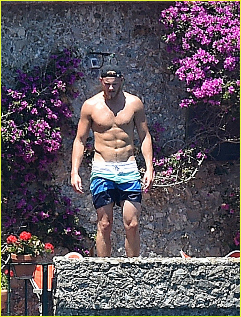 Alexander Ludwig torso