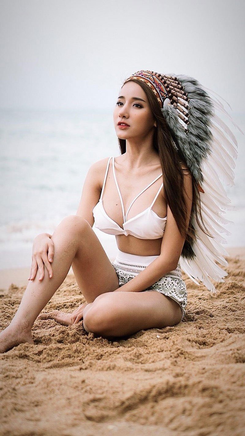 Munisa Rizaev beach