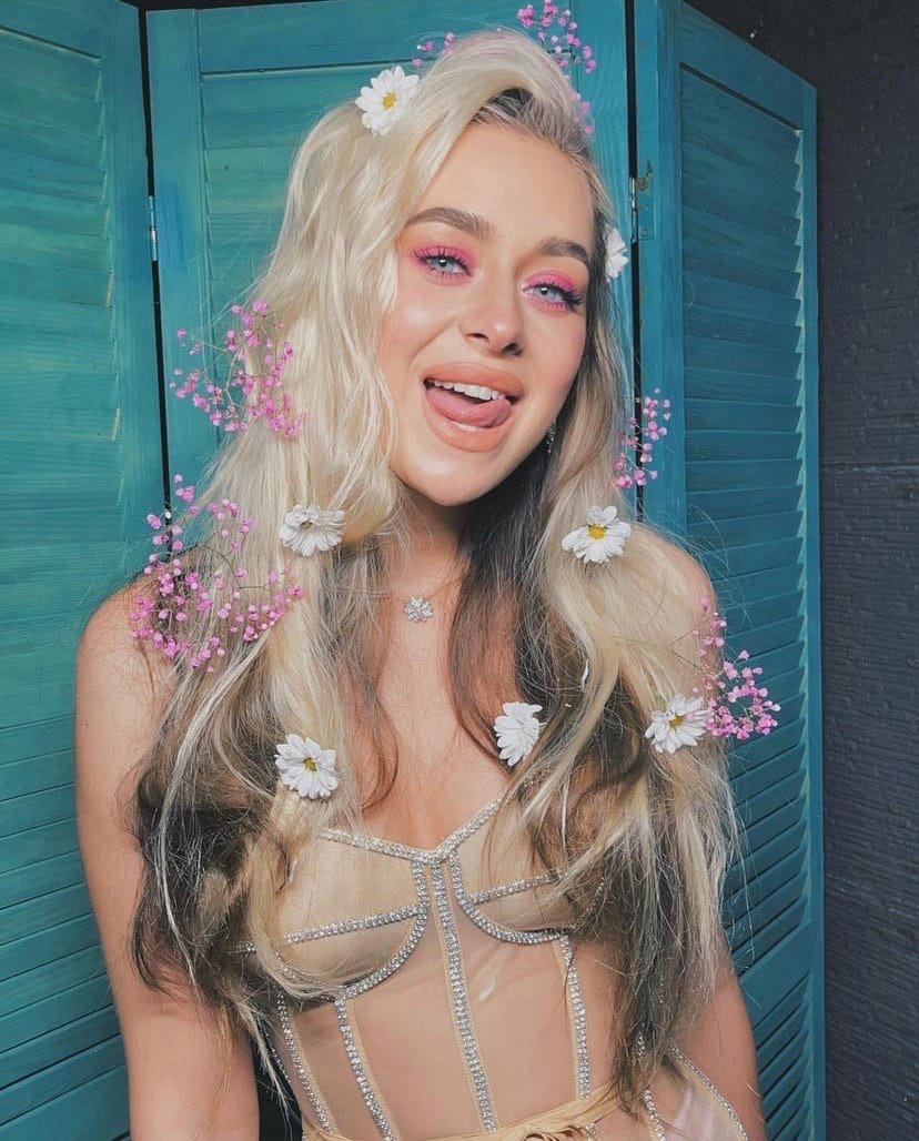 Valeria Lukyanova 18