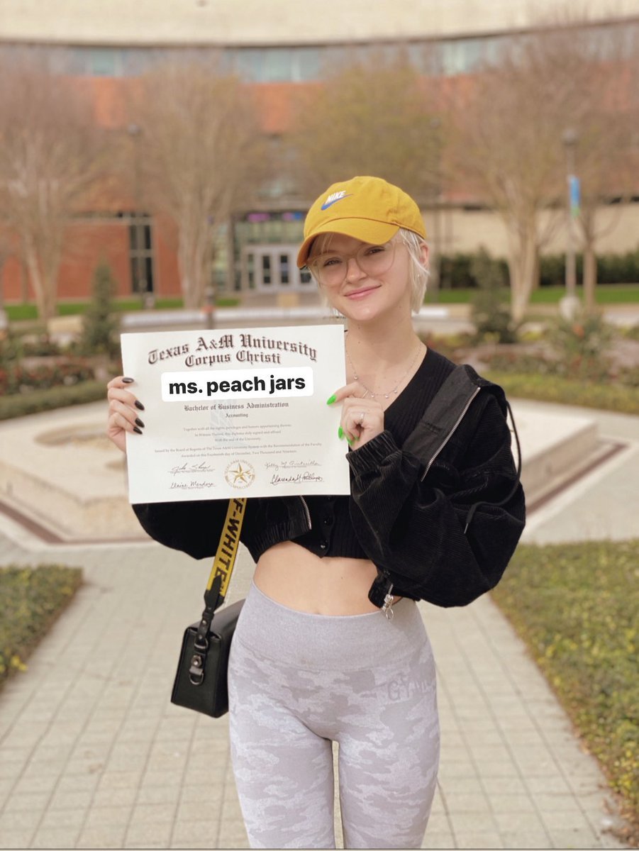 Peachjars cosplay