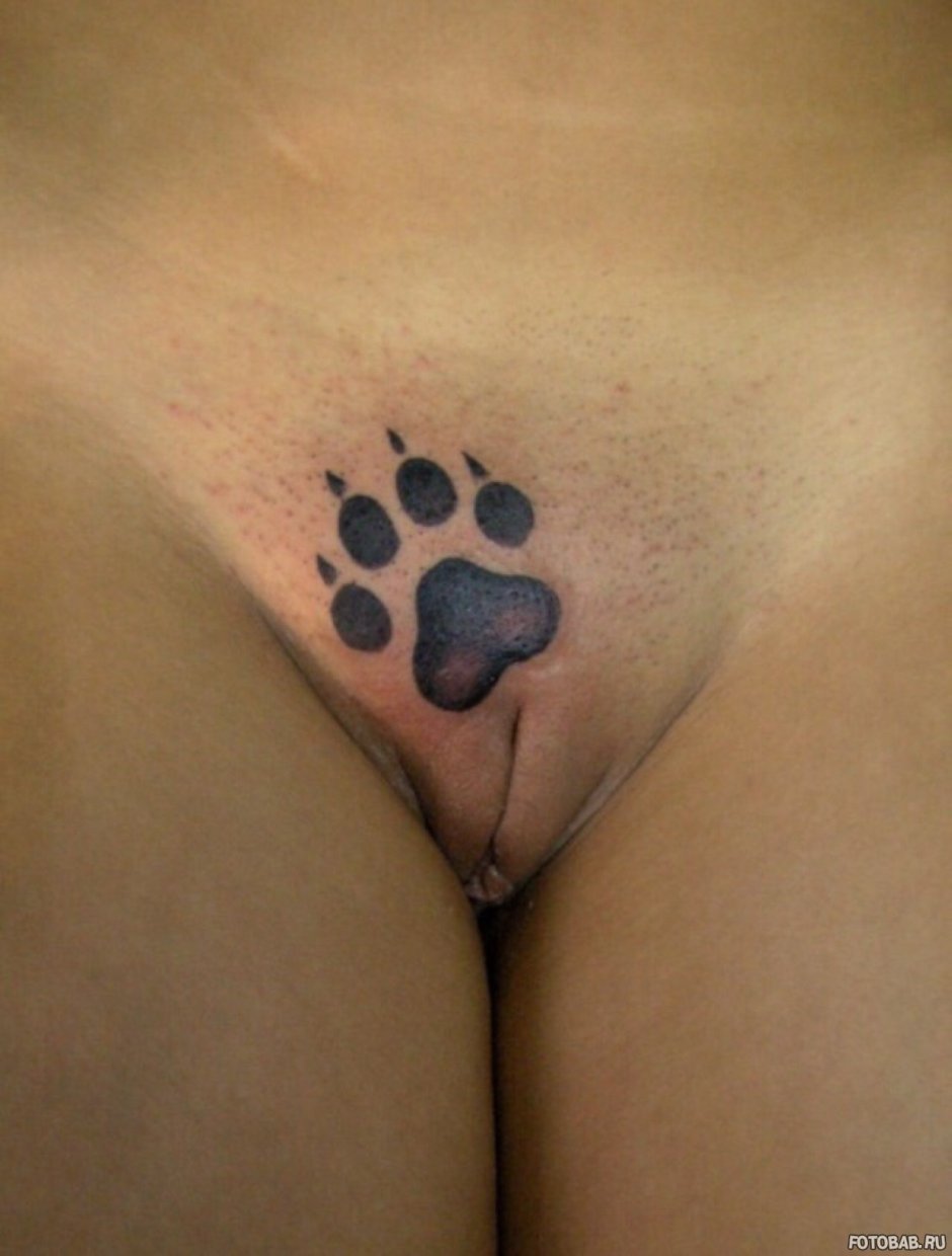 Female tattoos on the pubis