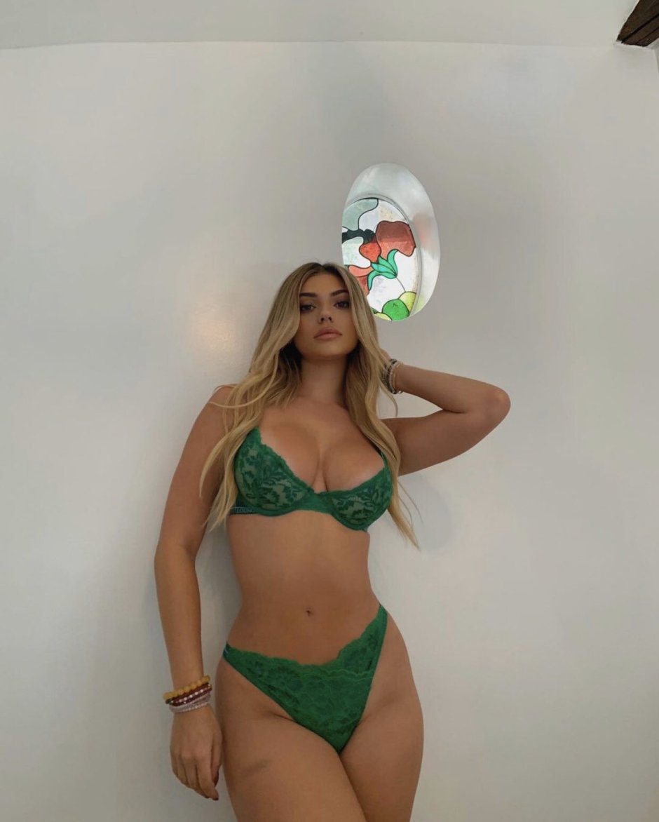 Kelsey Calemine hot