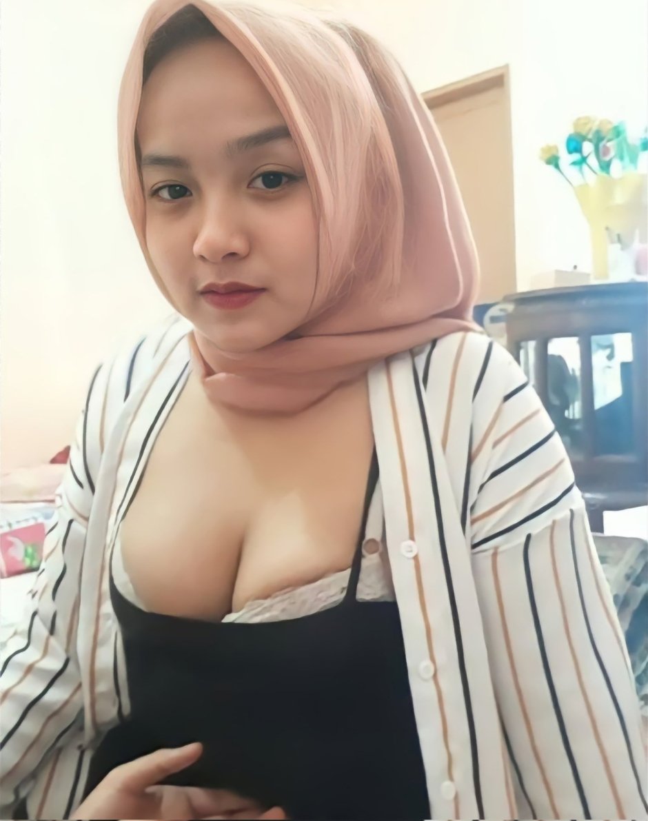 Muslim with huge tits