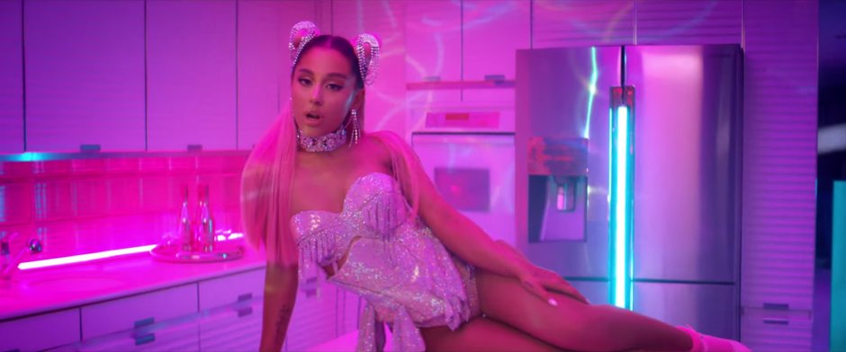 Ariana Grande 18