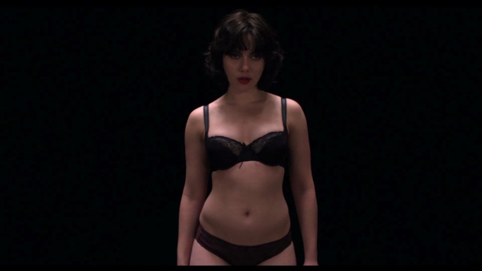 Naked Scarlett Johansson in the movie "Stay in my skin", 2014