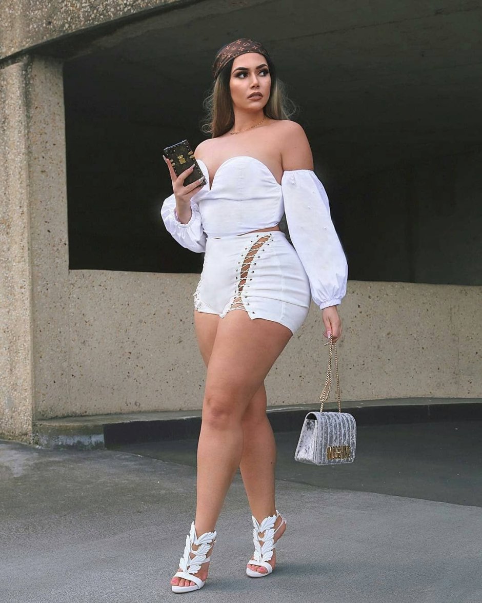 95 60 95 Figure photo naked