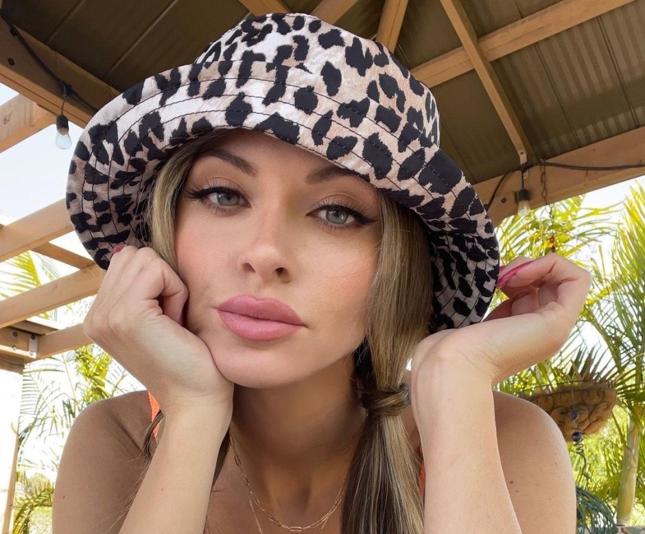 Ashley Schulz 18