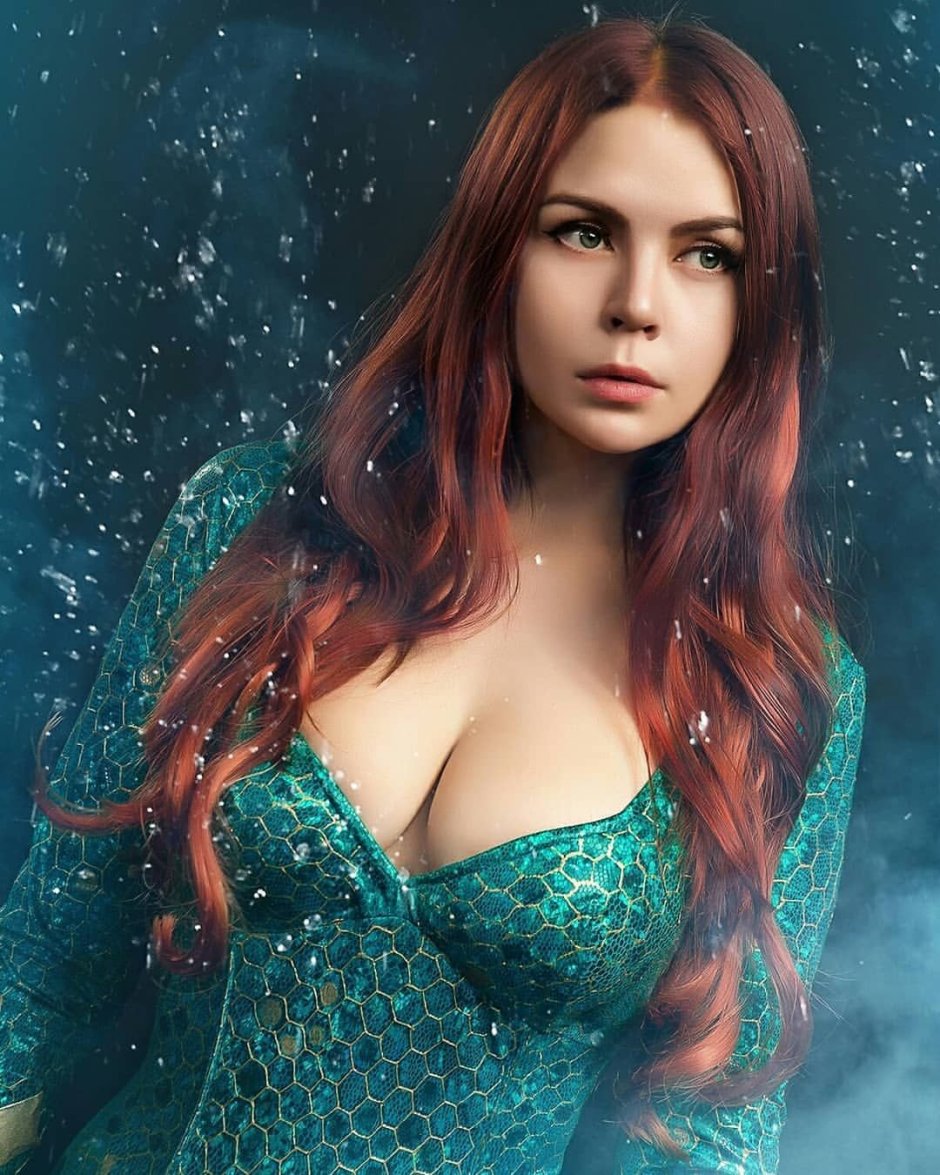 Julia Shuenkova Cosplay Triss