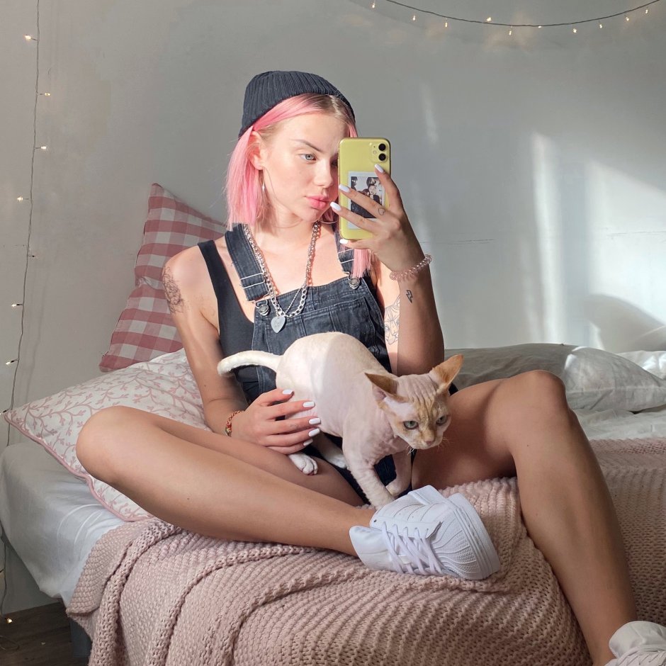 Alina Olesheva's cat