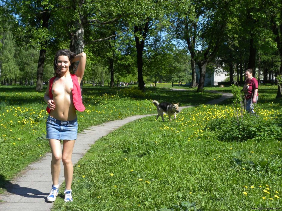 Girls divided in the park