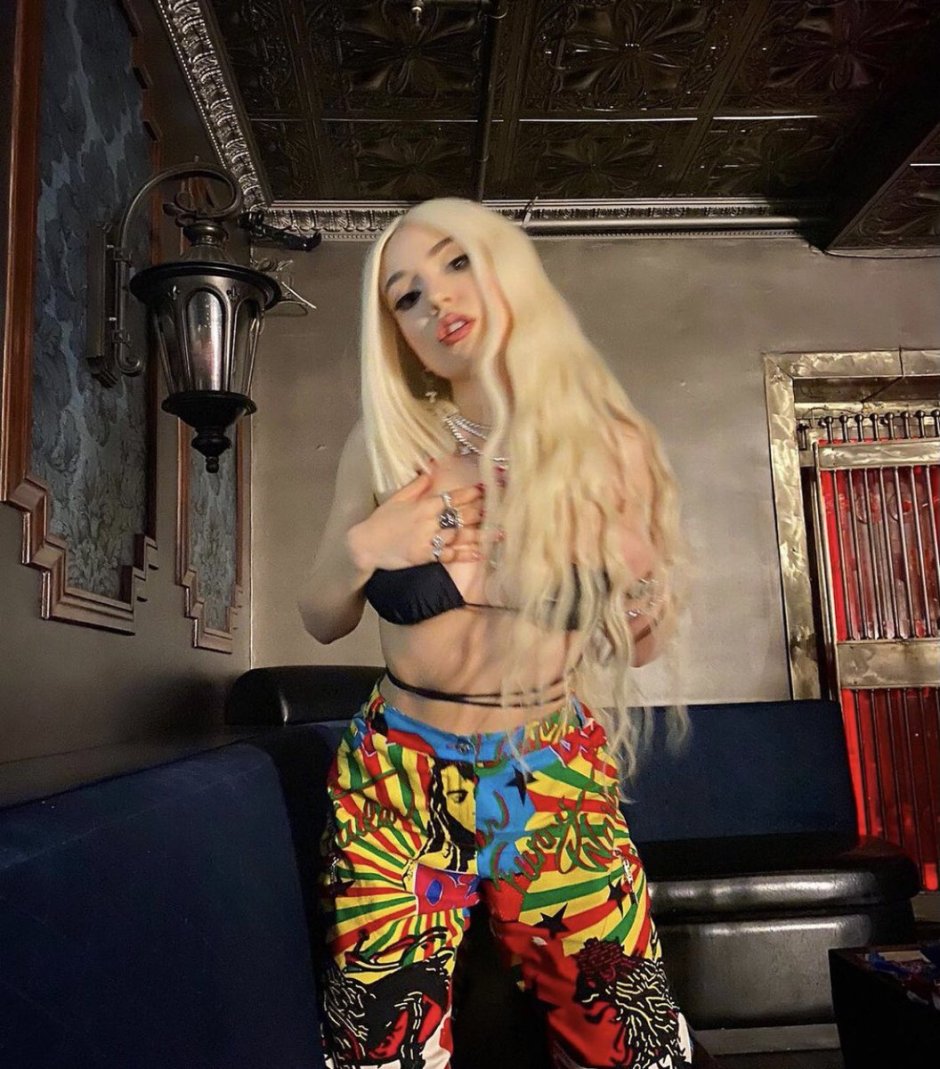 Ava Max Salt