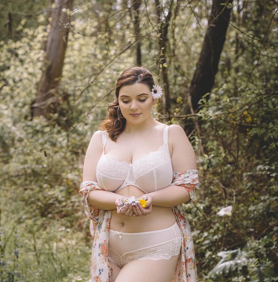 Victoria Dzhanashvili Curvy