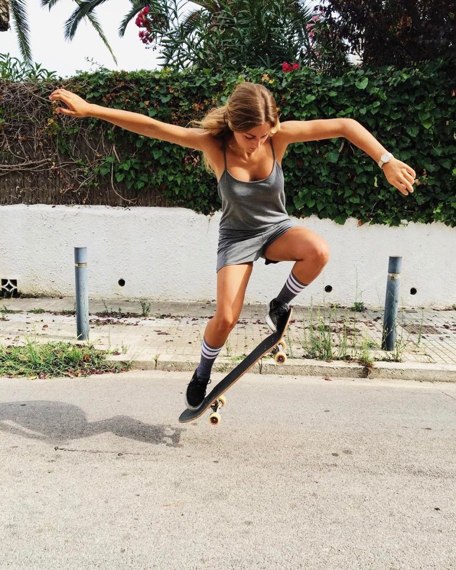 Skaters of the girl