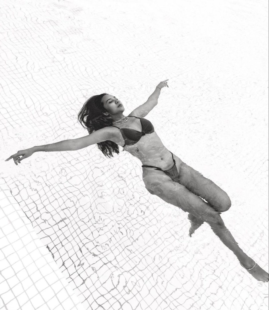 Anna Zharavina Oxi in youth