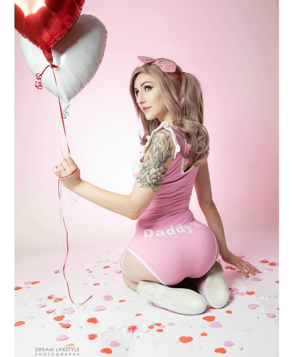 Chaturbate Brunette Cosplay